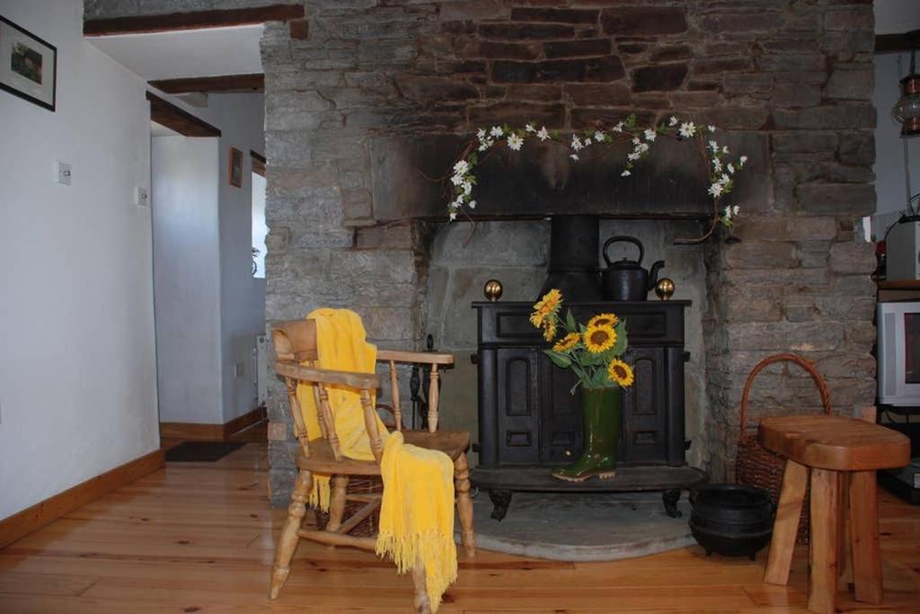 Red Stonecutters Cottage, Doolin Carrowauff Exterior foto
