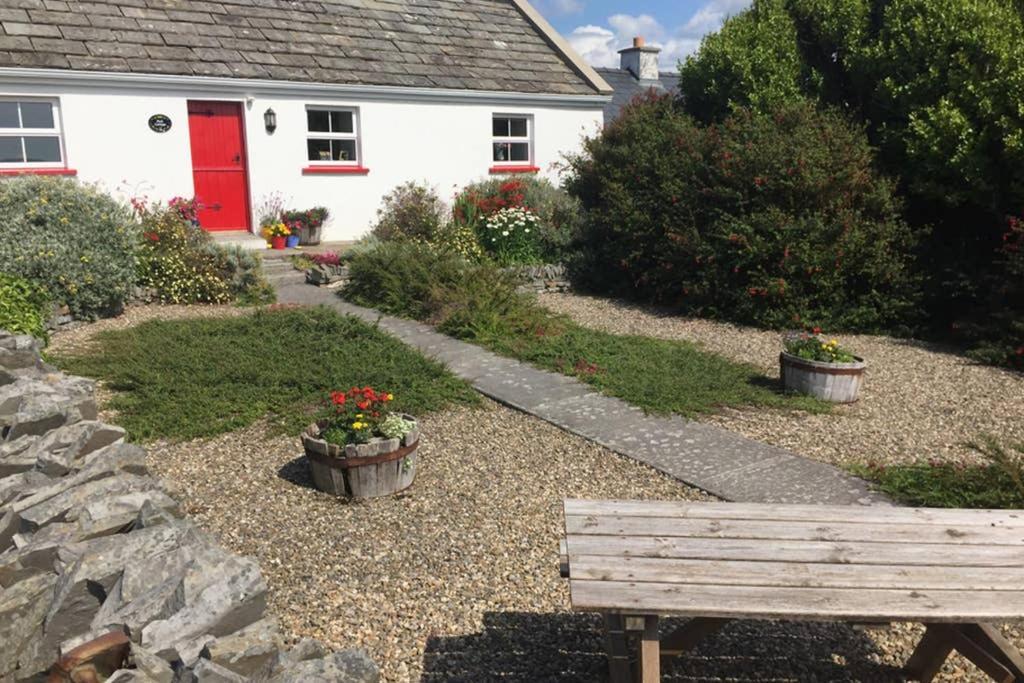 Red Stonecutters Cottage, Doolin Carrowauff Exterior foto