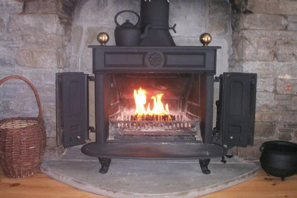 Red Stonecutters Cottage, Doolin Carrowauff Exterior foto