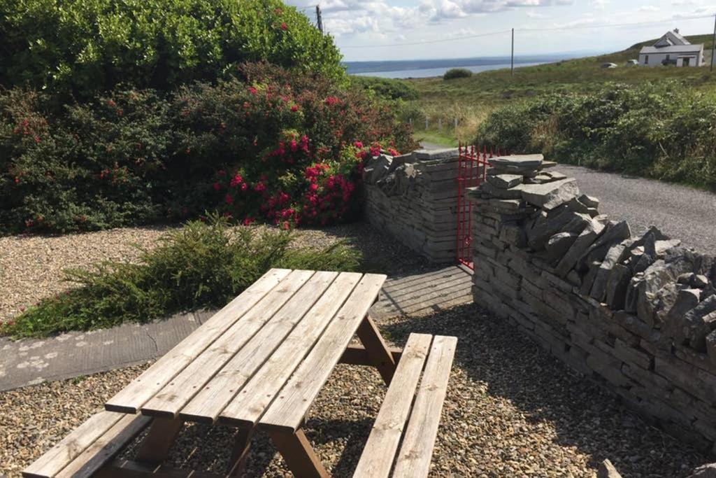 Red Stonecutters Cottage, Doolin Carrowauff Exterior foto